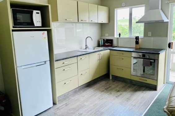 Garden Apartment - kitchen